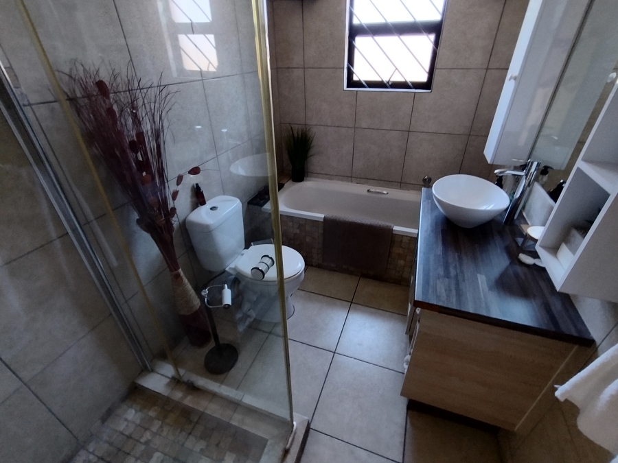 To Let 3 Bedroom Property for Rent in Soneike Western Cape